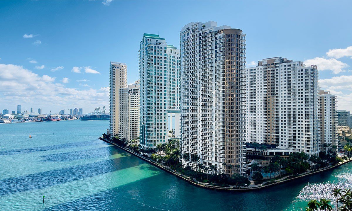 The owners of the Condo in Florida hit the hoa leaps are relieved as the DESANTIS government signs a new bill in the law